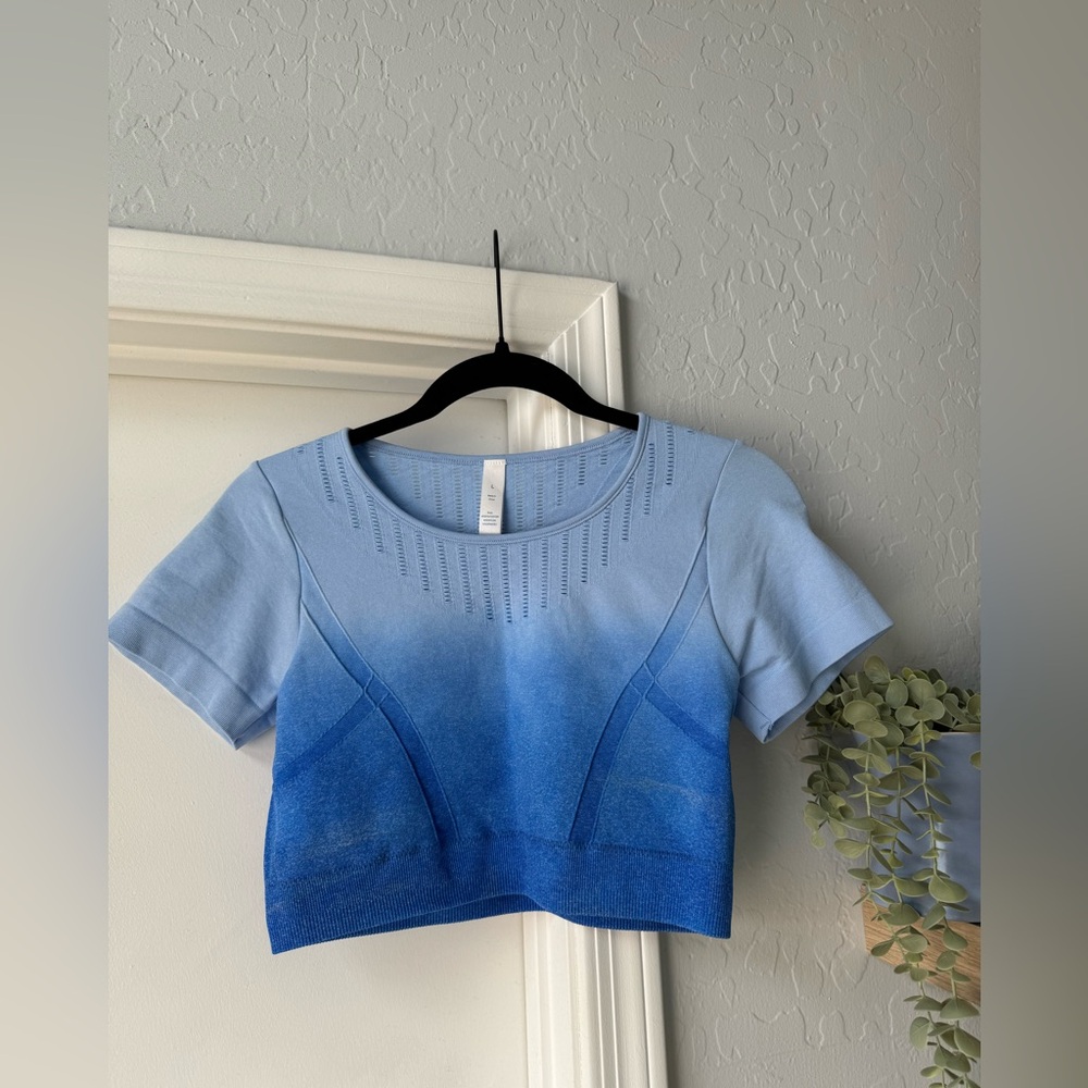 Women’s workout top